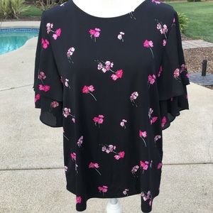 Ce Ce Black & pink floral blouse size L